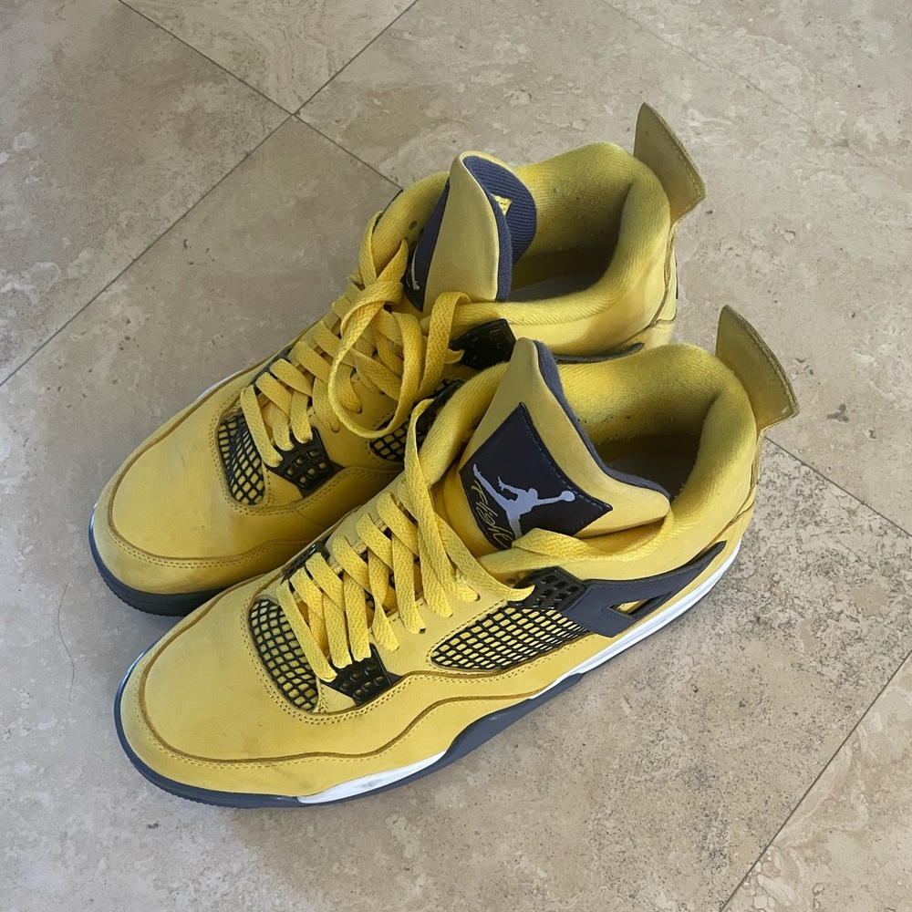 Lightning Jordan 4